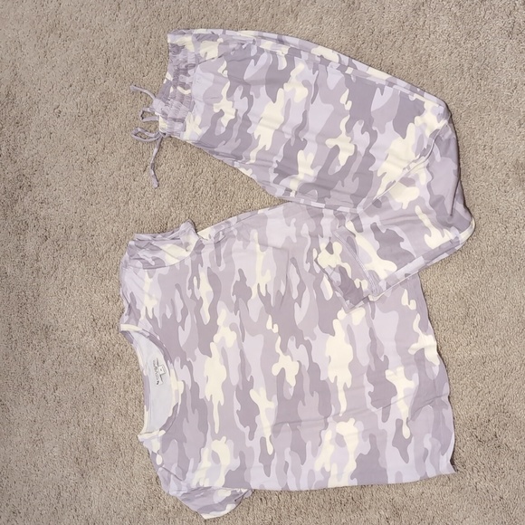 Women's Koolaburra by UGG - PJ set, NWOT - Picture 1 of 4